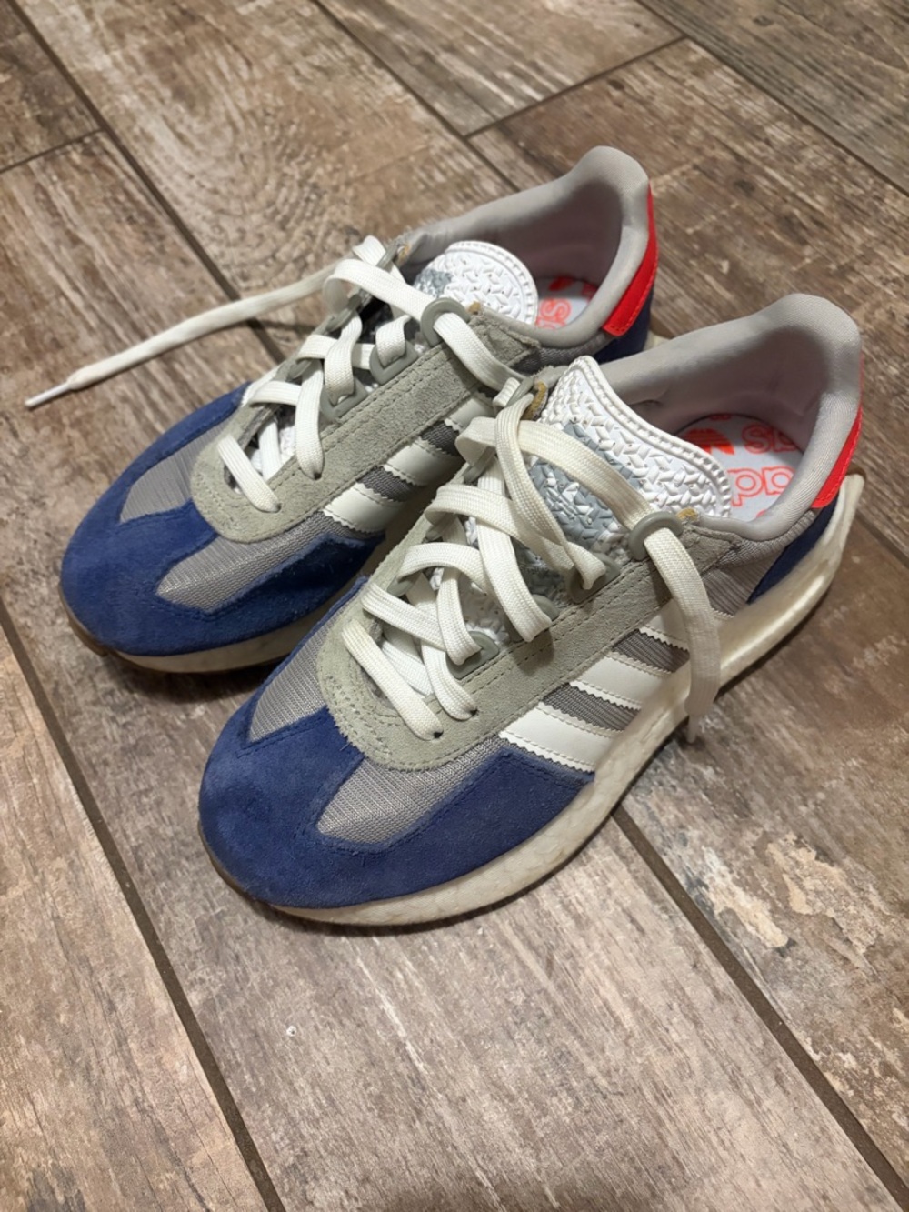 adidas Vintage-Style Lace-Up Sneakers in Blue, Gray, White & Red Big boys size 5